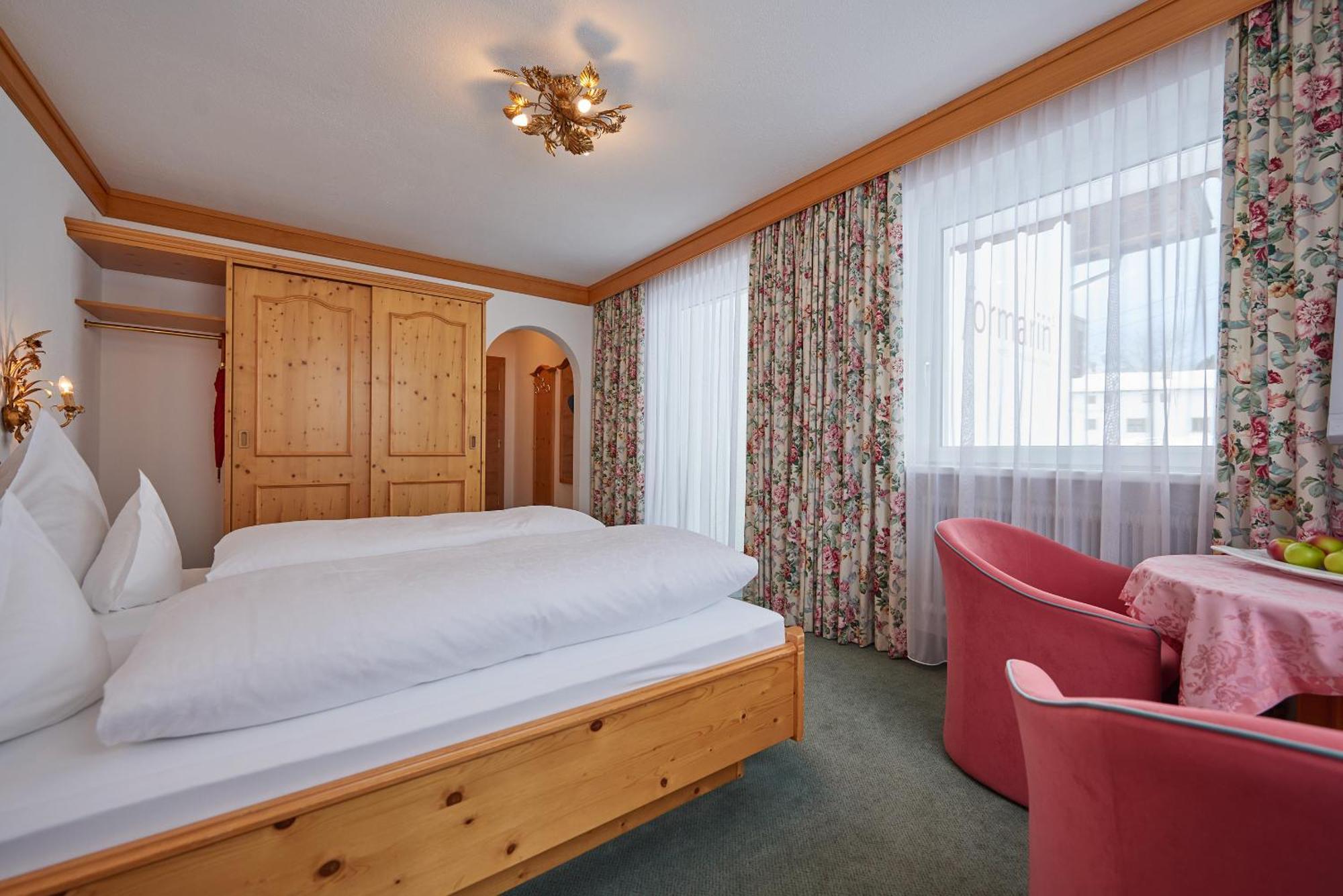 Hotel Restaurant Formarin Lech am Arlberg Quarto foto